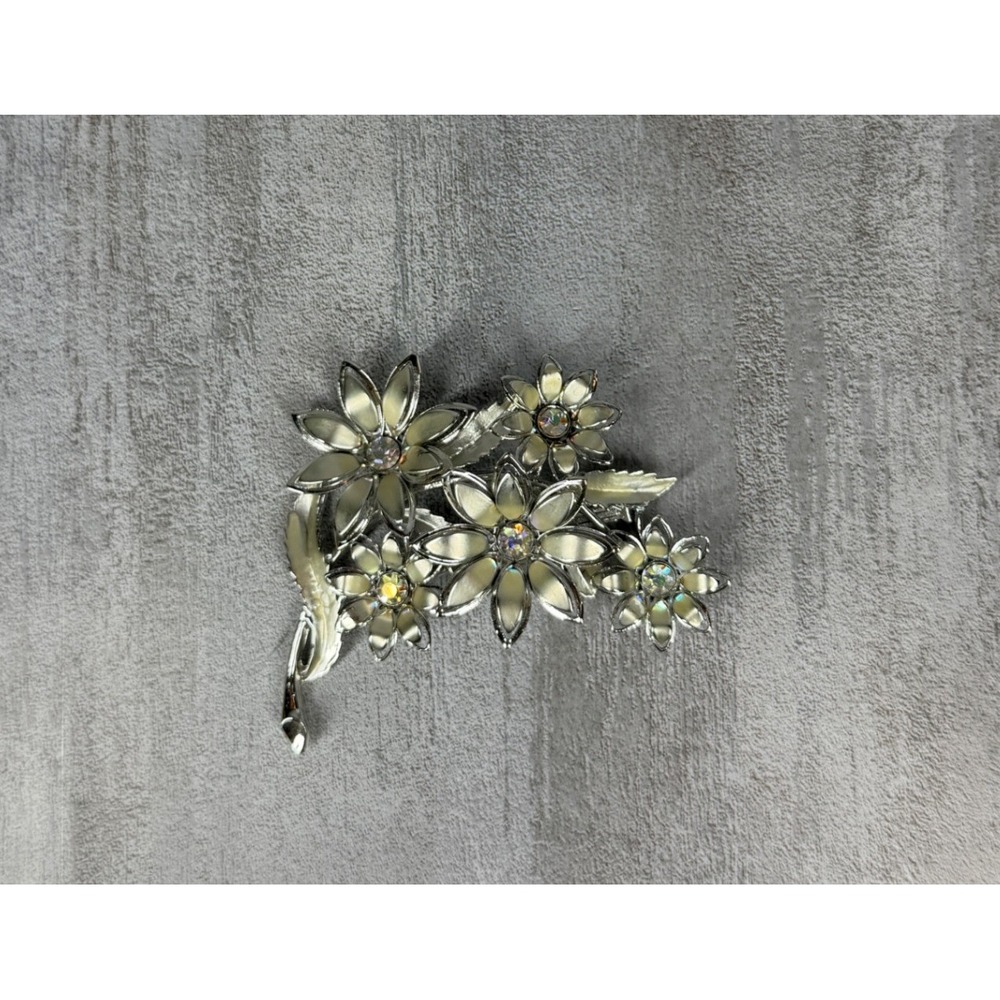 Vintage Coro Silver Tone Floral Spray Brooch Aurora Borealis Rhinestone Cream - Picture 1 of 8